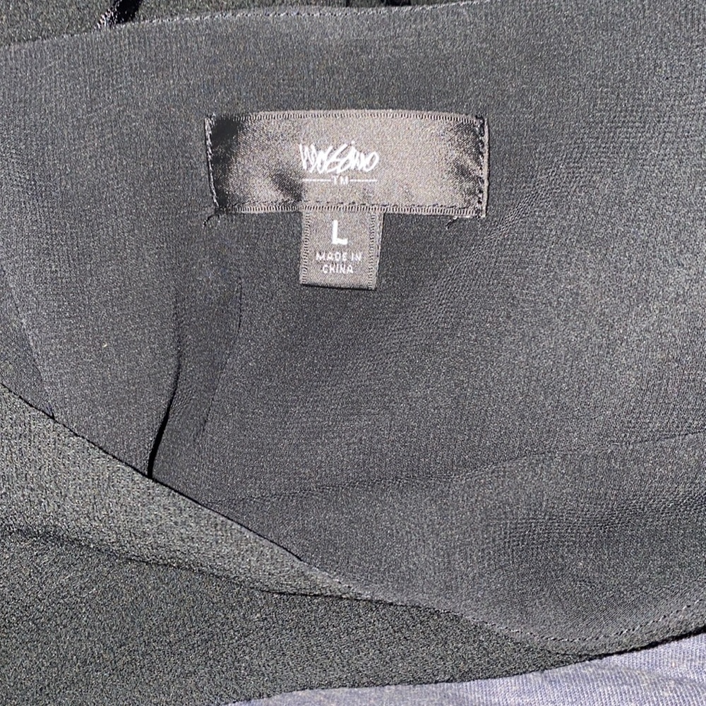 Mossimo Ruffle Bottom layer Spaghetti Tank Top Black size L - Picture 3 of 5